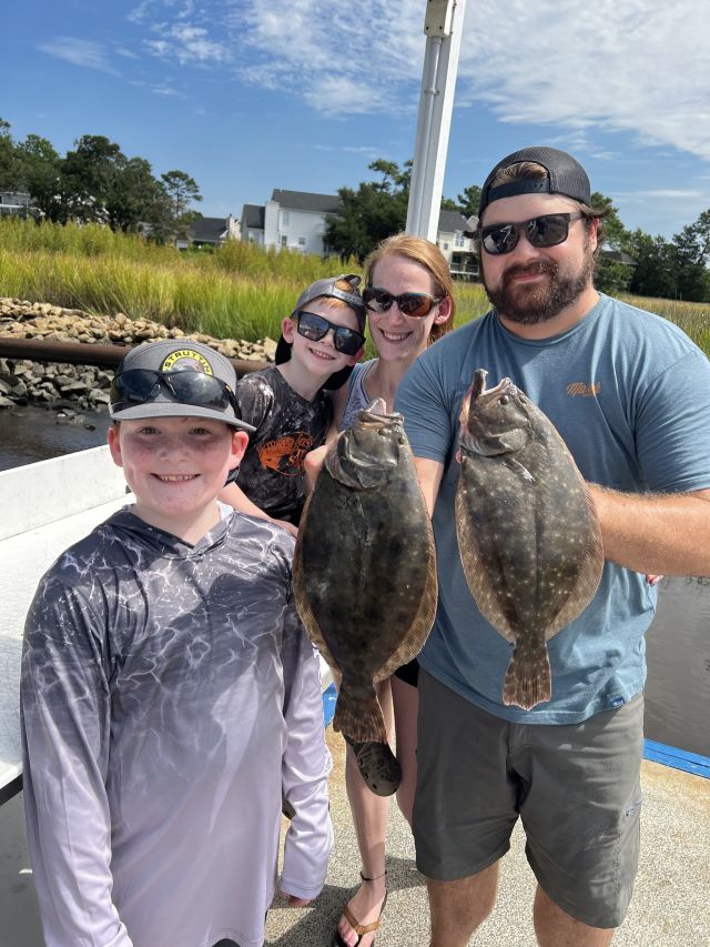 Fishing is always more fun with family! 😁

Create memories that will last a lifetime with Captain Chris!

𝗕𝗼𝗼𝗸 𝗬𝗼𝘂𝗿 𝗧𝗿𝗶𝗽 𝐈𝐧 𝐁𝐢𝐨