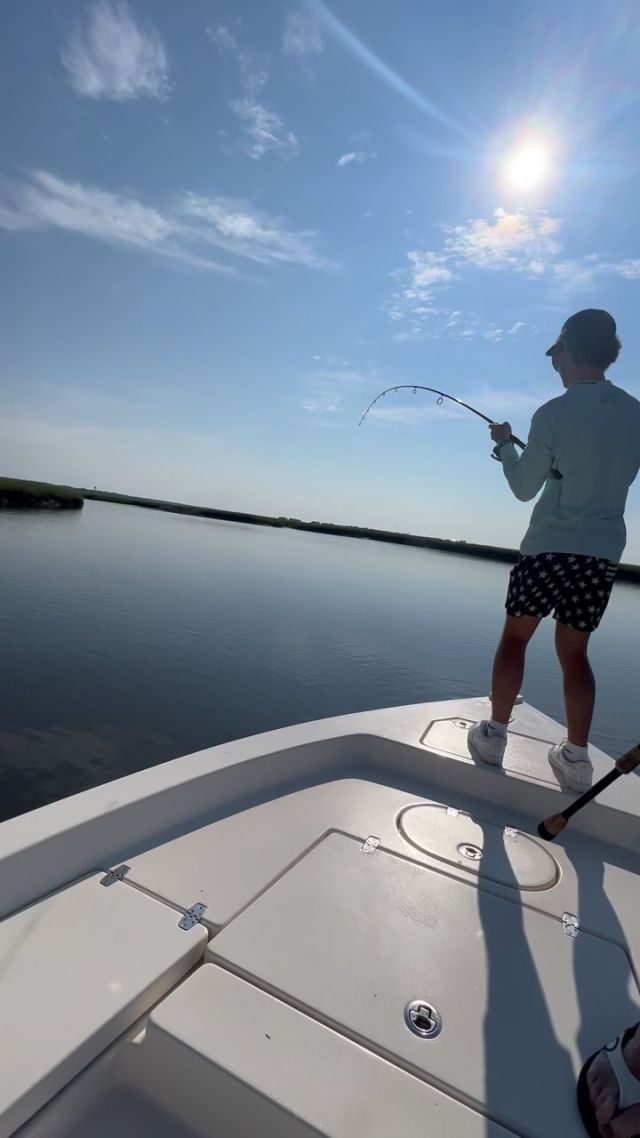 Great work from this young angler 🎣 keeping the line tight as the fish swim towards the boat! 

Book your trip NOW! 

Limited availability for summer months so plan ahead to lock in your desired date. 

How do I book my charter: ↙️

🔗 coastalmarshcharters.com

📞304-807-7577

📧 chris@coastalmarshcharters.com
